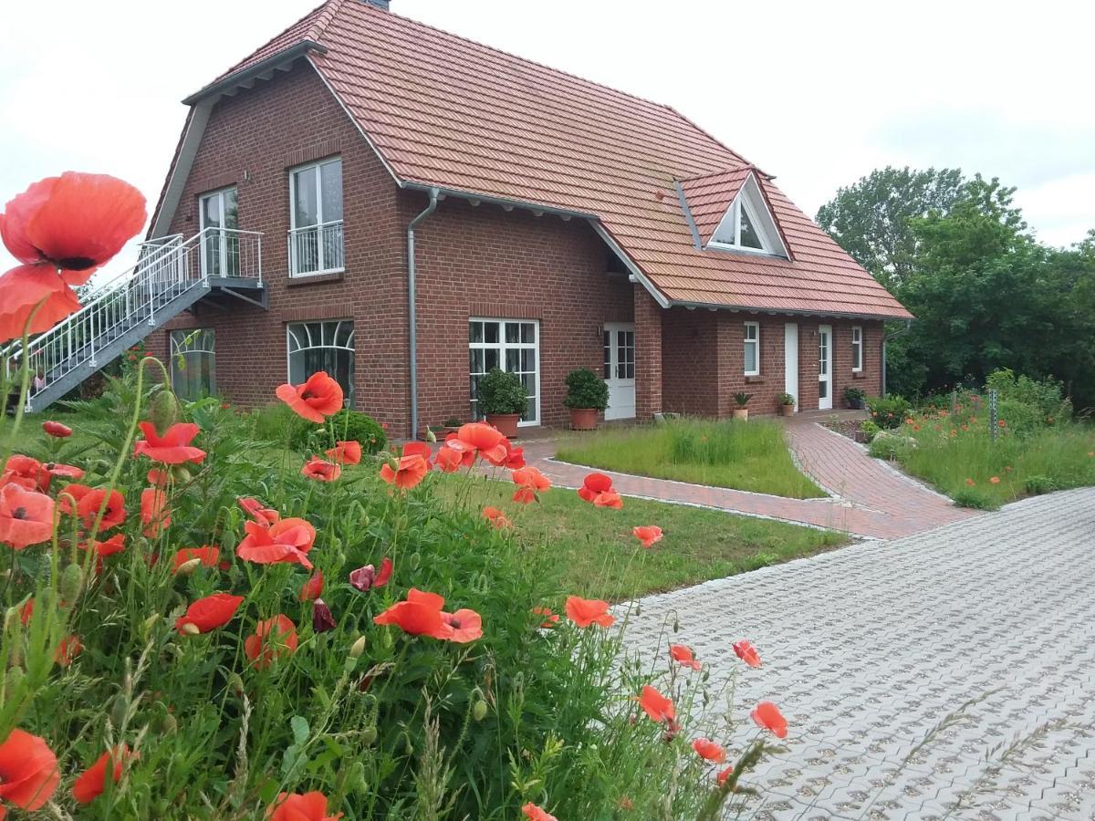 Haus Rosengarten- Ruhige Ferienwohnungen Im Gruenen Sehlen Экстерьер фото