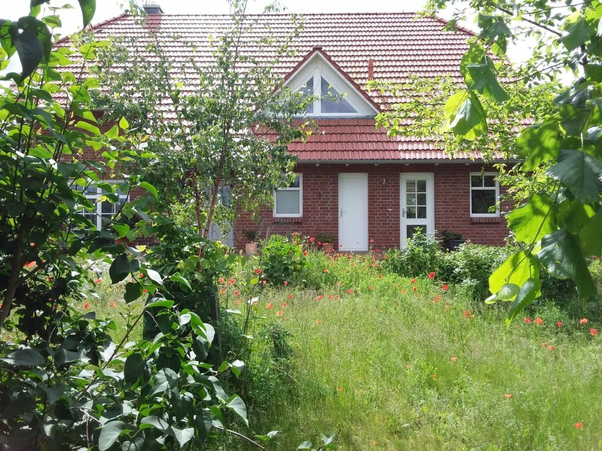 Haus Rosengarten- Ruhige Ferienwohnungen Im Gruenen Sehlen Экстерьер фото